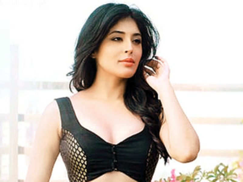 Kritika Kamra moves in with her boyfriend - Times of India