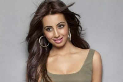 Sanjjanaa reunites with Sogadu director