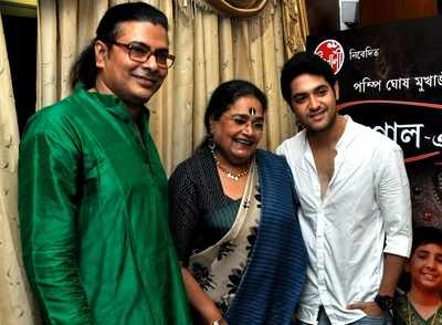 In Pics: Usha Uthup, Rupankar and Surojit at Gogoler Kirti music launch