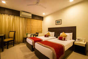 Picking a mid-range hotel in Delhi