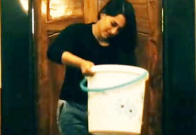 Sonakshi Sinha takes ‘Ice Bucket Challenge’