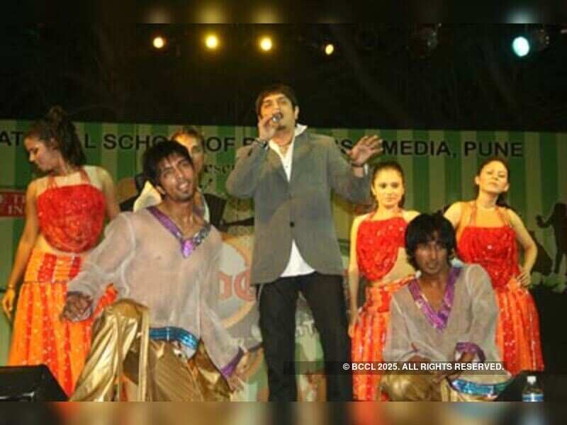 Bombay Vikings performs Photogallery ETimes