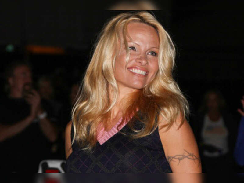 Pamela Anderson refuses Ice Bucket Challenge English Movie News