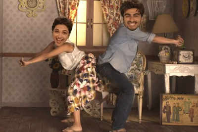 '​Finding Fanny' cast says, 'Shake that Bootiya'