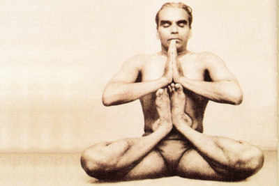 <arttitle>Yoga instructor BKS Iyengar dies at 96<em/></arttitle>