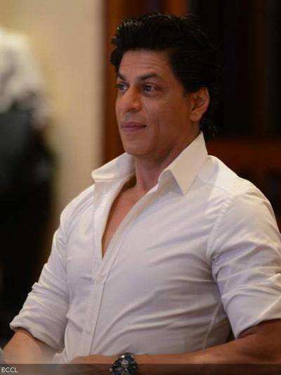 Shah Rukh Khan to play Big B in Rohit Shetty's remake of 'Hum'?