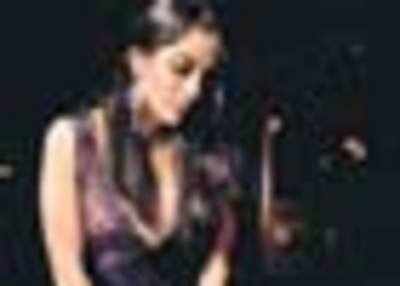 Koel gets steamy on the web