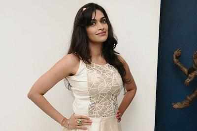 Salony Luthra strikes a pose at an awards night at Taj Coromandel in Chennai