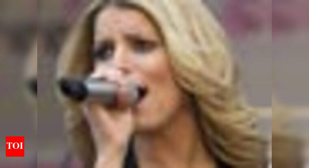 Jessica suffers meltdown at a concert | English Movie News - Times of India