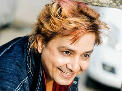 Sukhwinder Singh: I would like to touch Salman's feet
