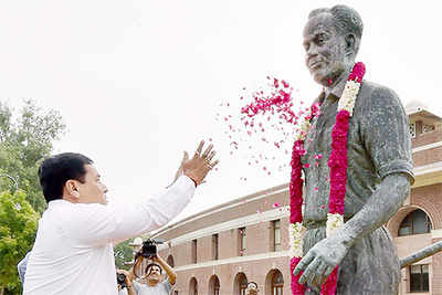 Let's celebrate Dhyan Chand by following him: Sonowal
