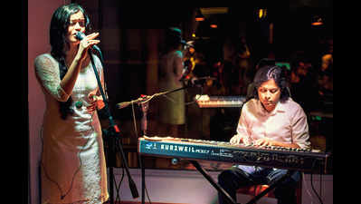 Anindo Bose and Pavitra Chari of 'Shadow and Light' play in Gurgaon