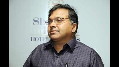 Dr Devdutt Pattanaik shared management insights at the second edition of Power Breakfast Conversation at Sheraton Park Hotel & Towers