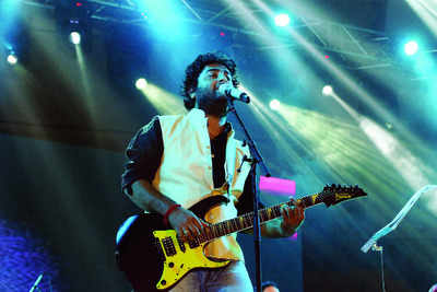 Arijit Singh performed at the Meethi Mirchi concert in Delhi