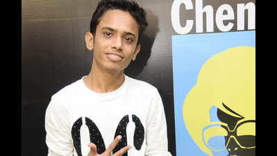 Karan Chandrakar wins Fresh Face 2014 at Veltech University in Chennai