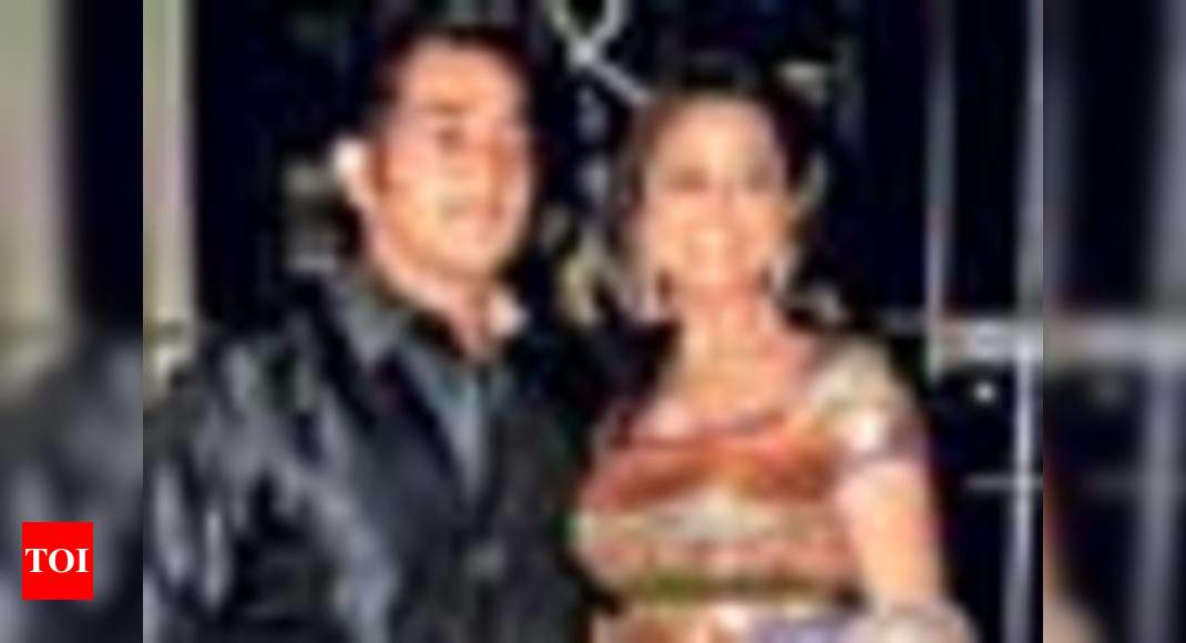 Amrita Shakeel S Bling B Wood Wedding Hindi Movie News Times Of India