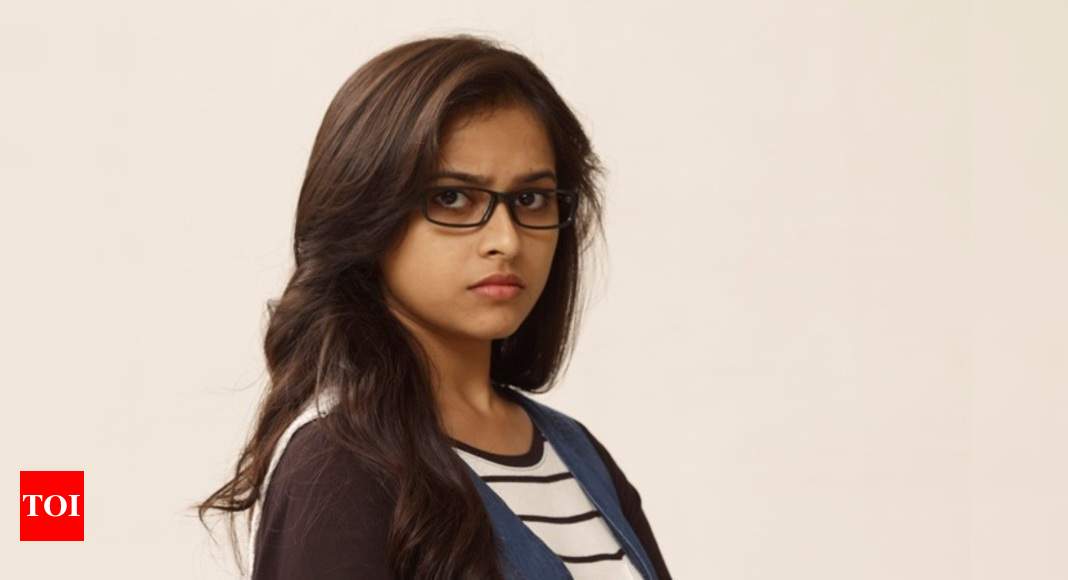 actress sri divya in veede movie