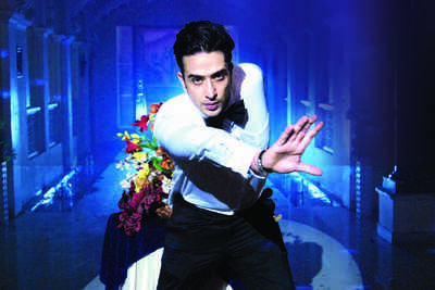 Actor Aly Goni doing a stripping act in TV show Aur Pyaar Ho Gaya