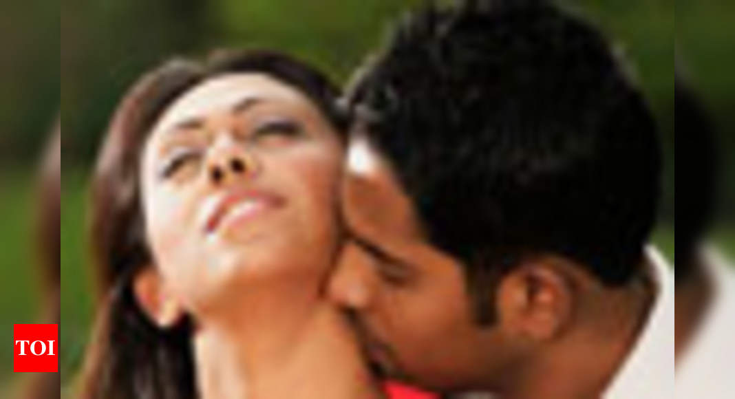 Seduction tips to woo your lady love - Times of India