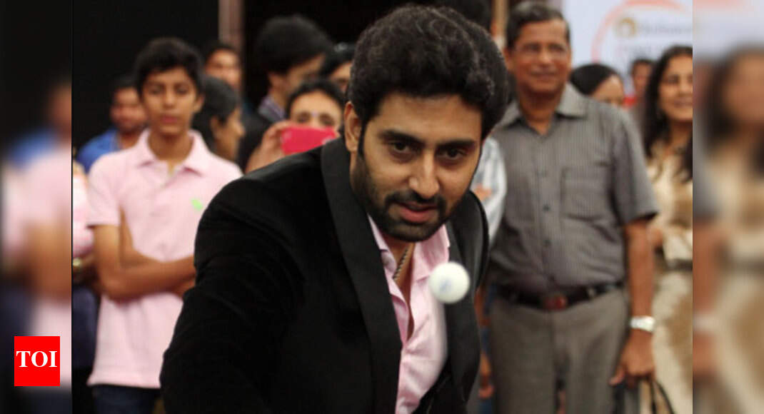 Abhishek Bachchan and Aamir Khan try their hands at table tennis