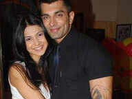 Karan and I are pathetic romantics: Jennifer 