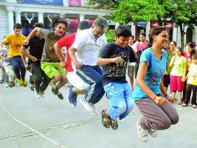 Raahgirs skip, hop & work out to B-wood songs in Delhi