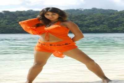 Sanjjanaa to play a sexy item girl in her next