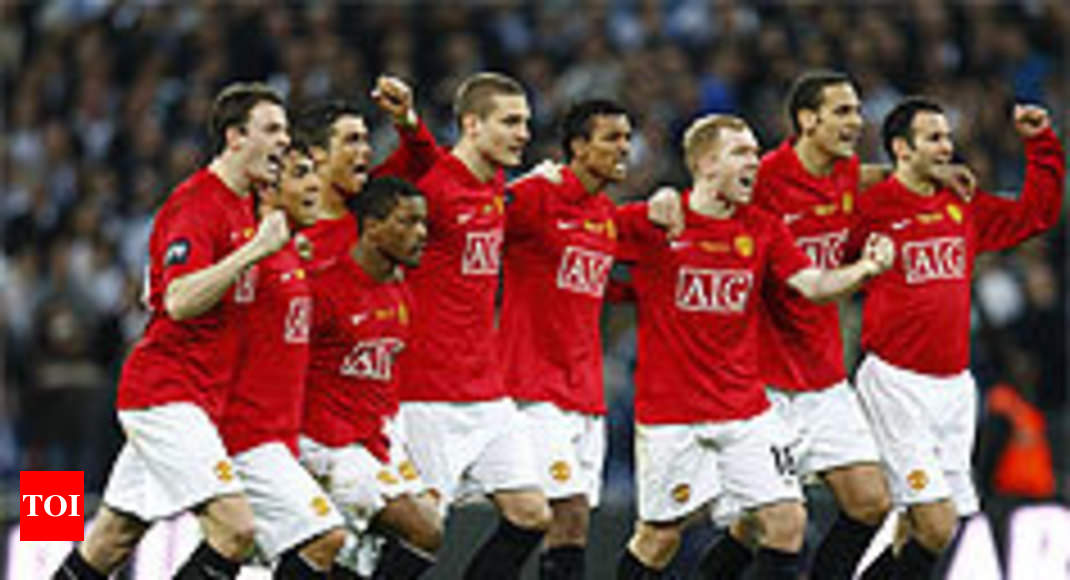 United want Indian giant Tata to sponsor shirts following collapse of AIG, Manchester  United