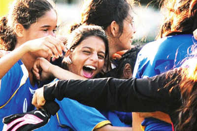 Shah Rukh Khan's daughter Suhana enjoys victory