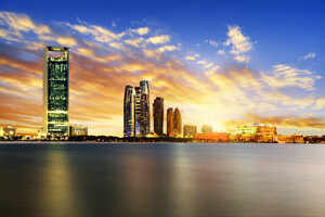 Exploring Abu Dhabi&mdash;by land, sea and air