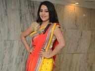 VJ Ramya looked quite a stunner at a Fashion show 