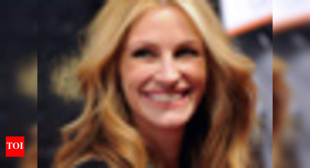 Julia feels for Hollywood's Gen Y English Movie News Times of India