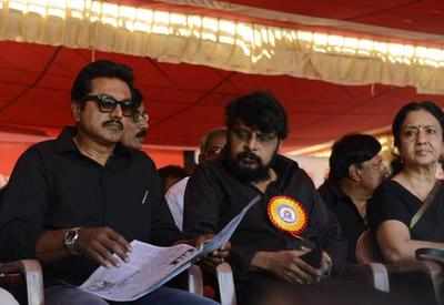 Dhayanidhi question's kollywood's protest