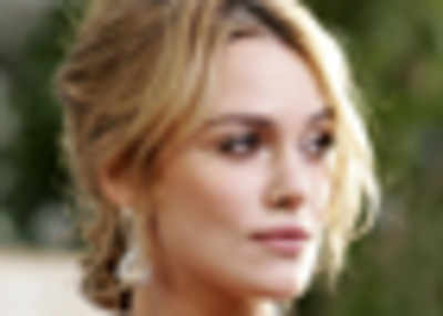 Keira Knightly hates Facebook, Twitter