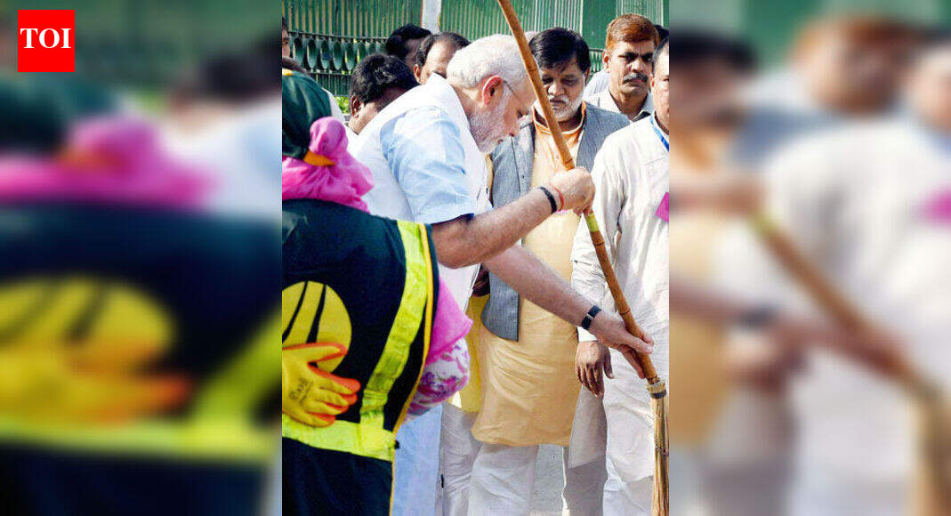 Modi launches 'Clean India' campaign