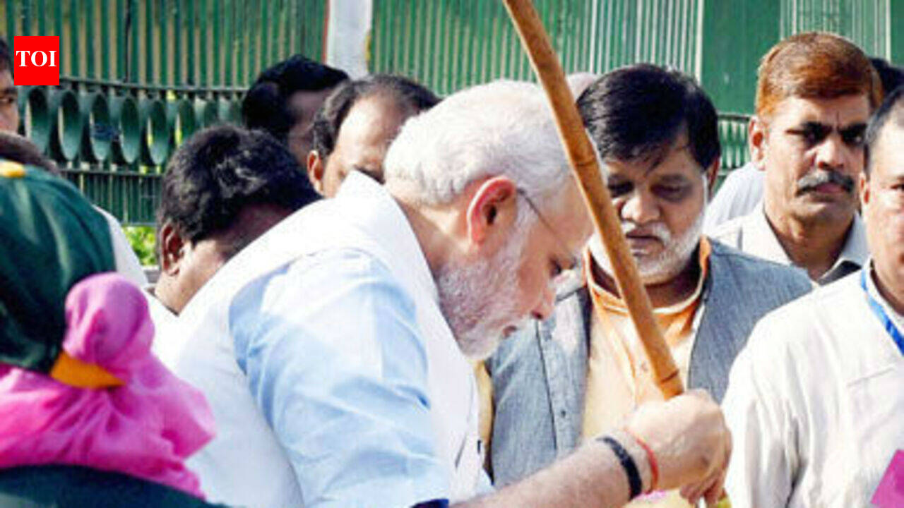 Modi launches 'Clean India' campaign
