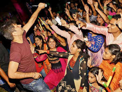 Jasbir Jassi performs during Navratri at a water park in Gurgaon