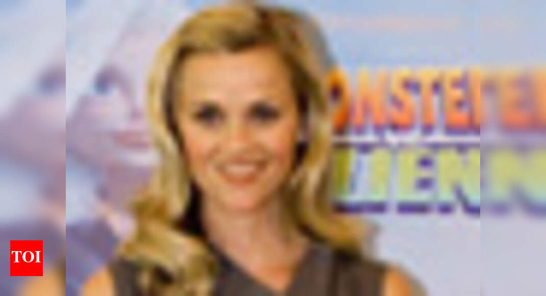 Reese, Jake’s steamy desert weekend | English Movie News - Times of India