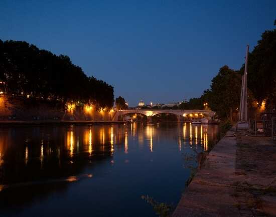 Take Rome by boat
