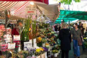 March&eacute; aux Fleurs