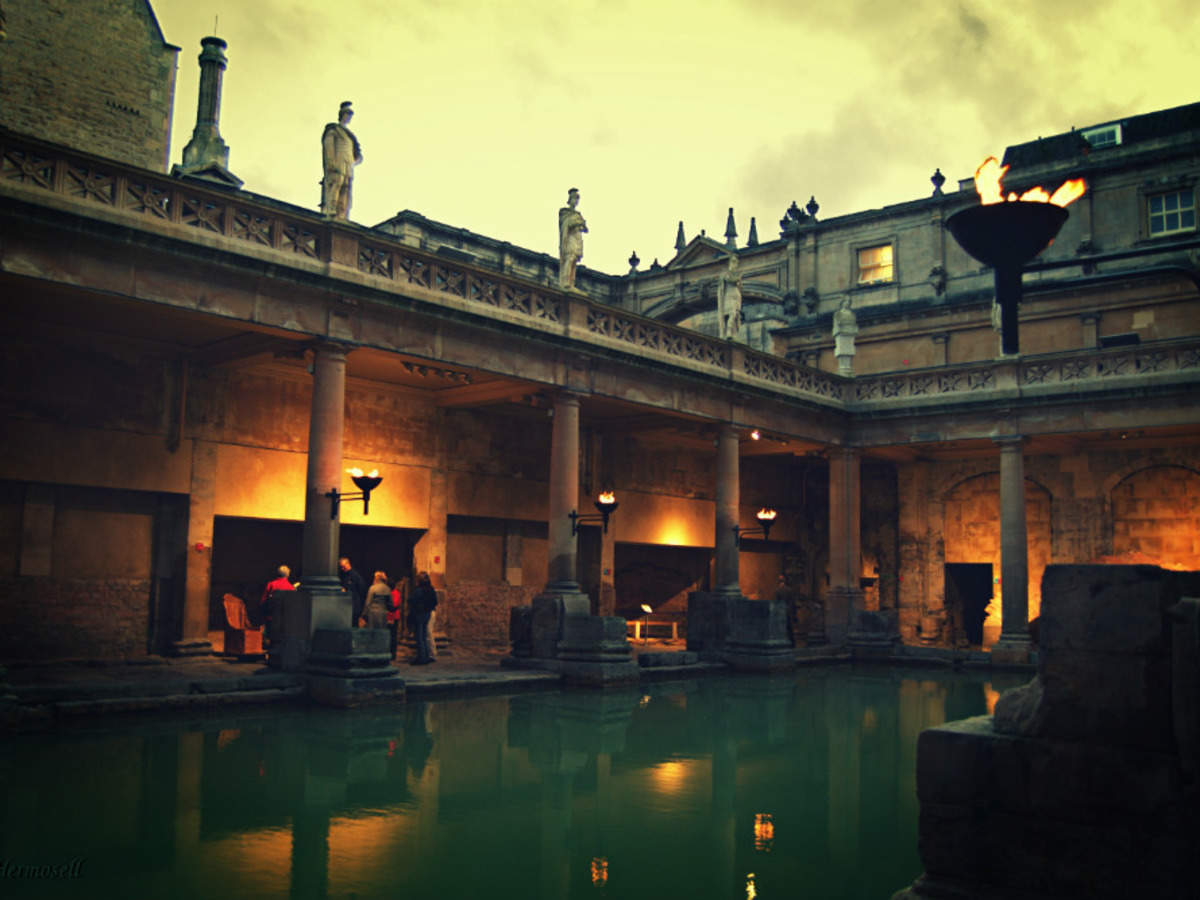 Бассейны древнего рима. Древний Рим термы бани купальни. Термы в древнем Риме. Римские бани в древнем Риме. Термы в Риме.