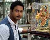 A scar on the eyebrows: Pakhi's b'day gift to Aranya Singha Roy