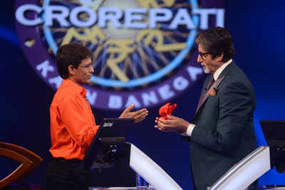 Contestant gifts 300 grams of rice to Amitabh Bachchan