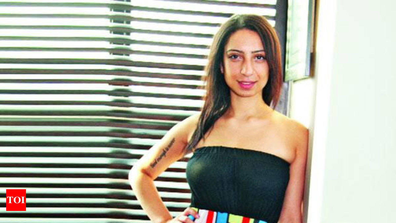 Shanti Dynamite: I am not okay being compared with Sunny Leone | Hindi  Movie News - Times of India