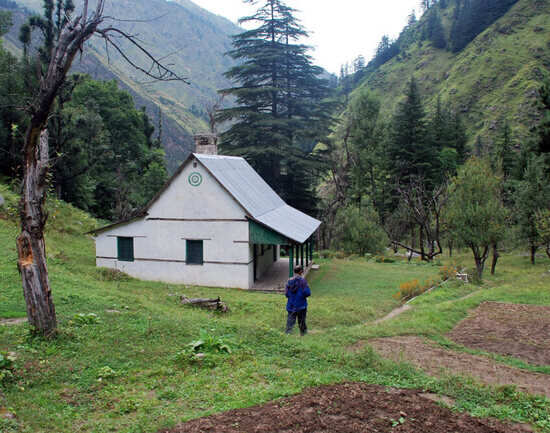 Hike to Lam Dal Lake