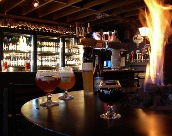 &Uuml;ber Tavern