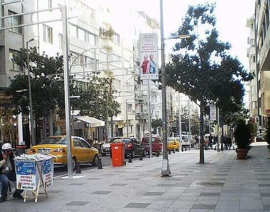 Abdi Ipek&ccedil;i Caddesi