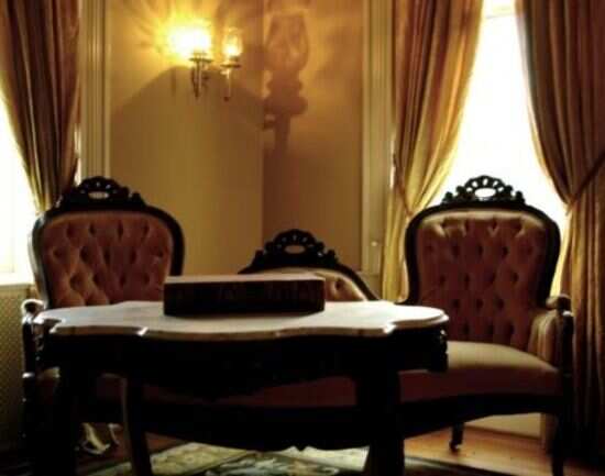 Old Time Hotel