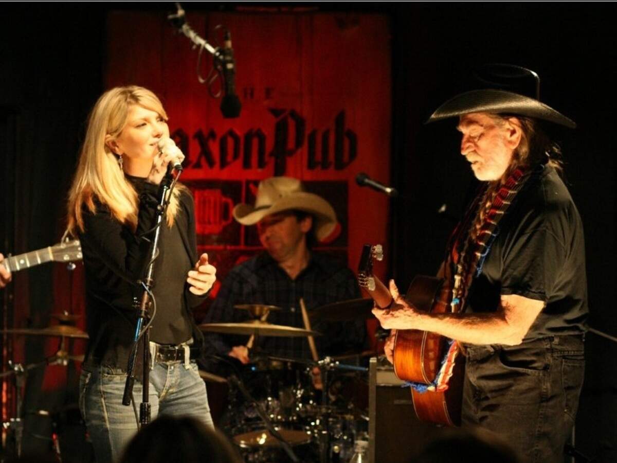 Saxon Pub Austin Get Saxon Pub Restaurant Reviews On Times Of India Travel