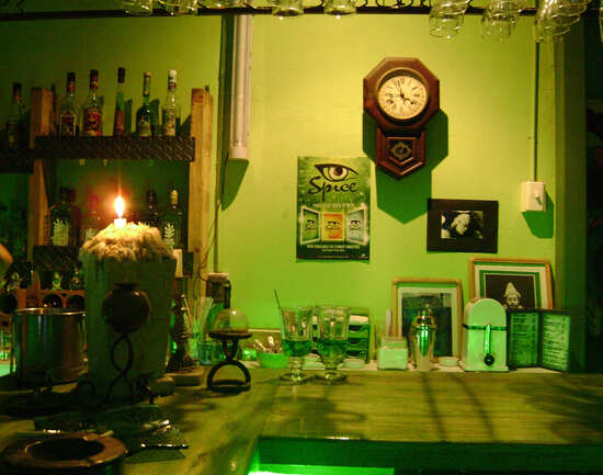 Bar Absenta